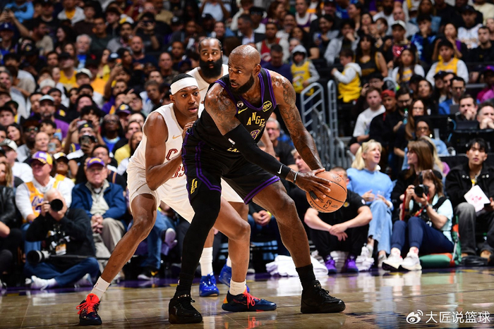 开云-17战15胜，湖人4大优势冲冠军！老詹创历史第一东契奇42+12破纪录|詹姆斯|勒布朗·詹姆斯|勒布朗-詹姆斯|克利夫兰骑士队|洛杉矶湖人队_新浪体育_新浪新闻