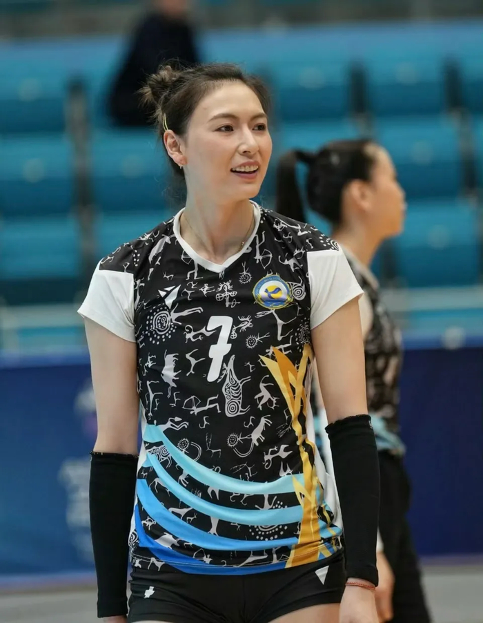 开云下载-留洋扬威！缪伊雯率队冲决赛，王艺竹狂砍34分，越南媒体盛赞|女排|杰特|哈萨克斯坦女排|中国女排|球队_新浪体育_新浪新闻